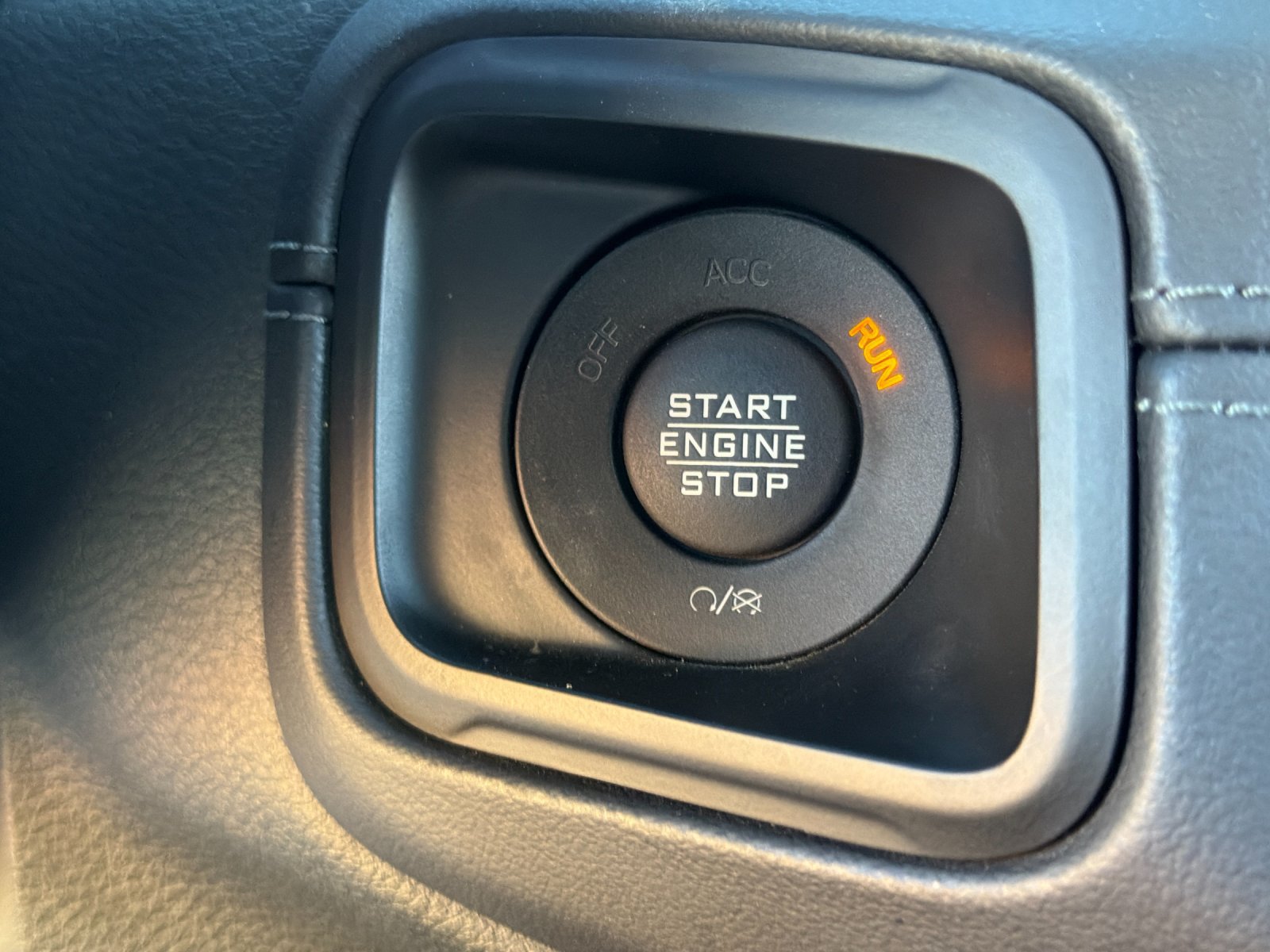 Used 2024 Jeep Wrangler Unlimited Sahara AWD/4WD image 21