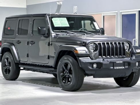 Used 2023 Jeep Wrangler Unlimited Sport AWD/4WD image 7