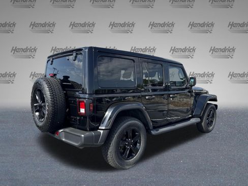 Used 2021 Jeep Wrangler Unlimited Sahara AWD/4WD image 9