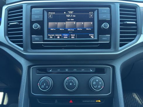 Used 2023 Volkswagen Atlas Cross Sport SE image 15