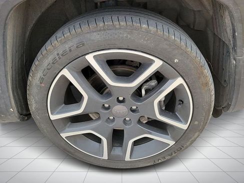 Used 2020 Jeep Renegade Latitude FWD image 5