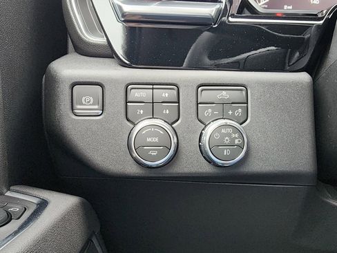 New 2026 GMC Sierra 1500 Elevation w/ LPO, Elevation Black Package image 19