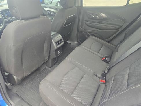 Used 2024 GMC Terrain SLE w/ Driver Convenience Package image 12