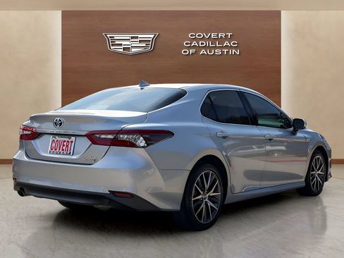 Used 2022 Toyota Camry XLE w/ Cold Weather Package FWD image 4