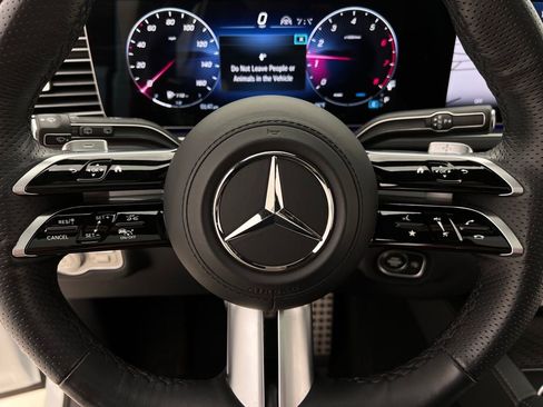 Used 2025 Mercedes-Benz GLS 450 4MATIC image 21