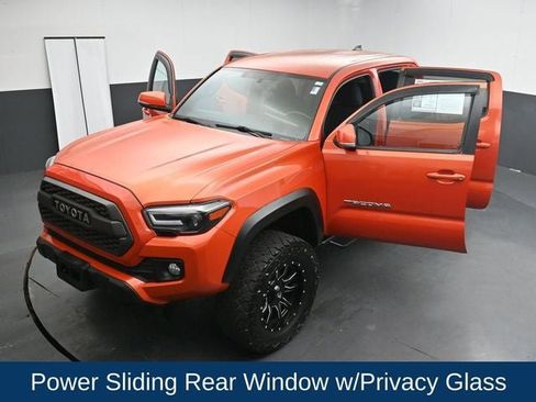 Used 2017 Toyota Tacoma TRD Off-Road w/ Tow Package (A/T) image 30