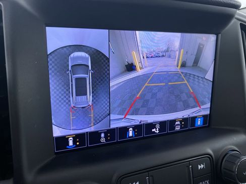 Used 2023 GMC Terrain AT4 w/ Infotainment Package II image 7