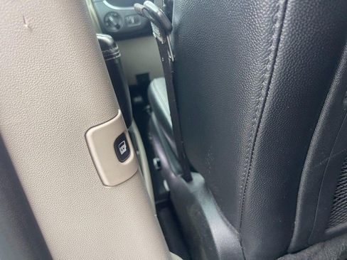 Used 2018 Dodge Grand Caravan SXT FWD image 19
