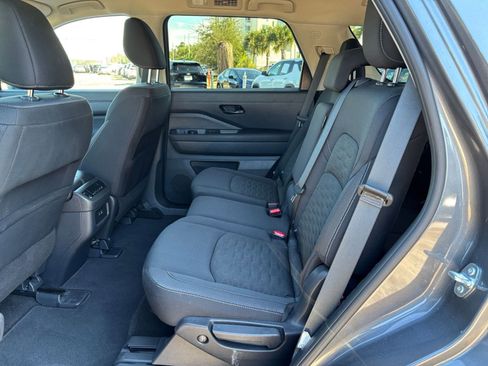 Used 2025 Nissan Pathfinder SV image 25