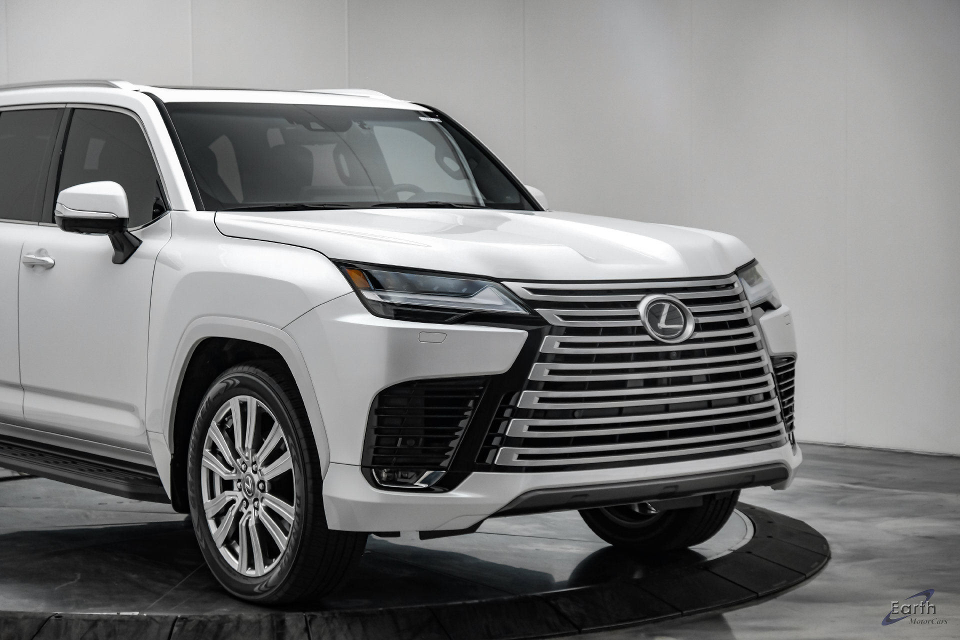 Used 2023 Lexus LX 600 4WD w/ Accessory Package (Z1) image 27