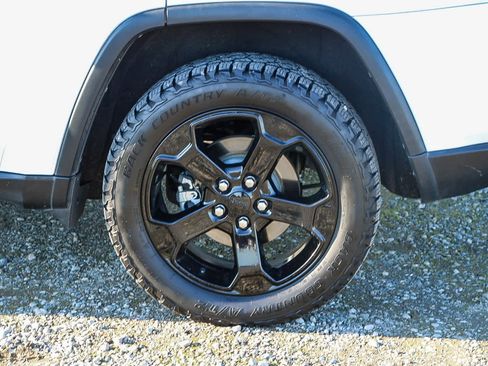 Used 2018 Jeep Grand Cherokee Laredo image 10