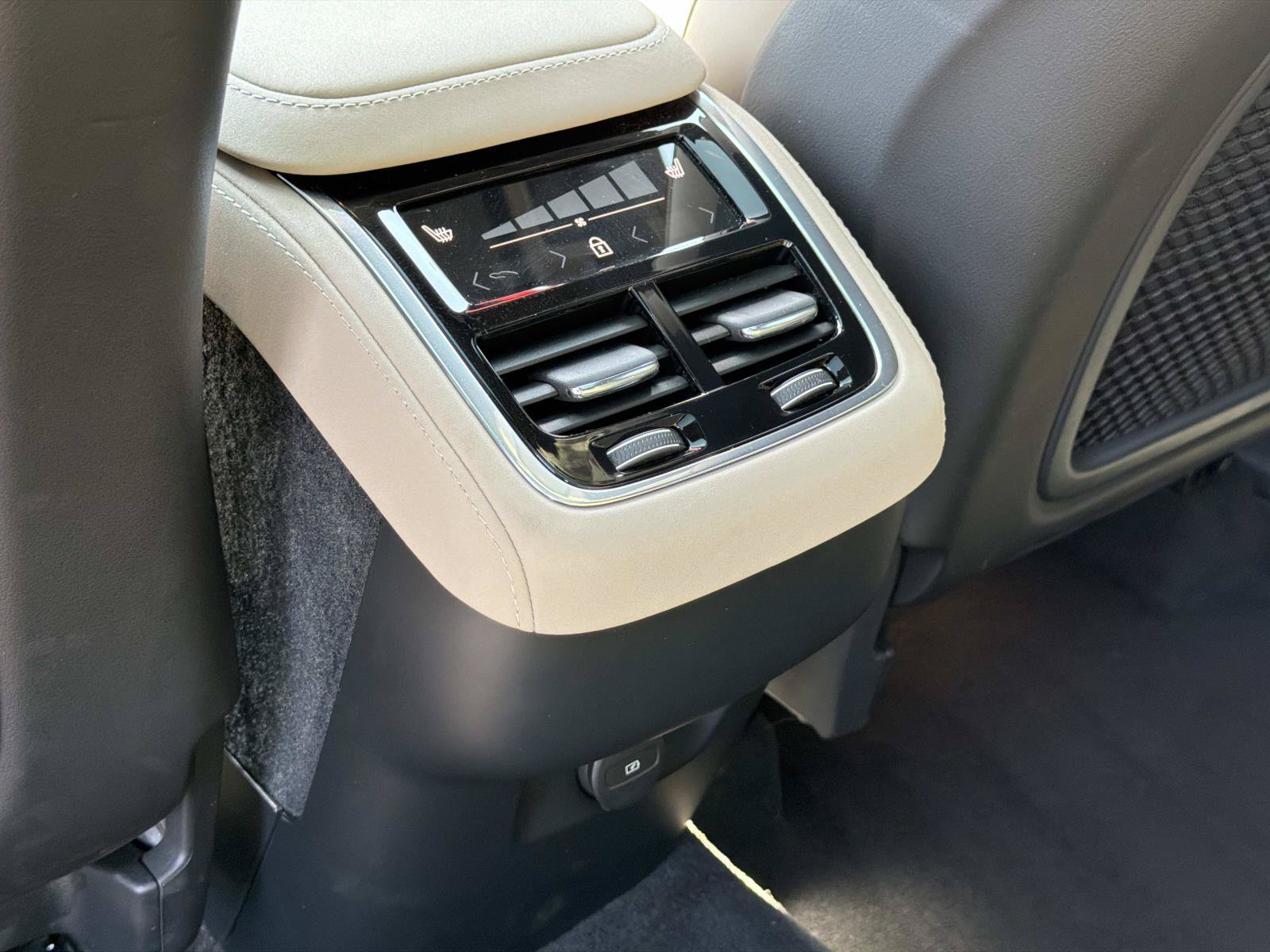 New 2026 Volvo XC90 B6 Plus AWD/4WD image 22