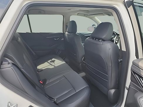 Used 2025 Subaru Outback Limited image 16