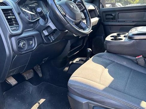 Used 2024 RAM 3500 Tradesman w/ Chrome Appearance Group AWD/4WD image 16