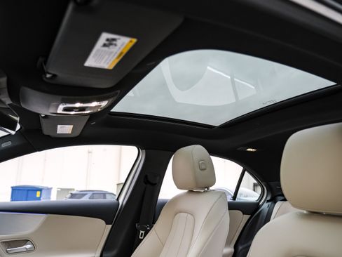 Used 2022 Mercedes-Benz A 220 image 4