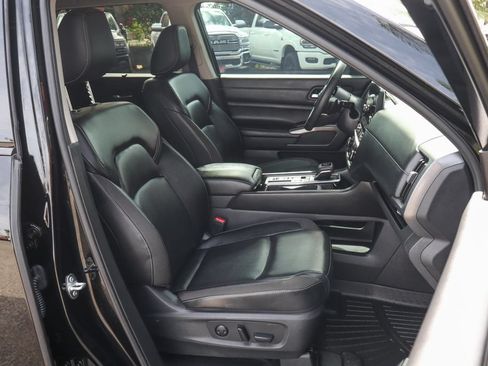 Used 2024 Nissan Pathfinder SL w/ SL Premium Package FWD image 47