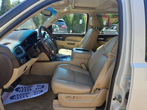 Used 2014 GMC Yukon XL Denali AWD/4WD image 9