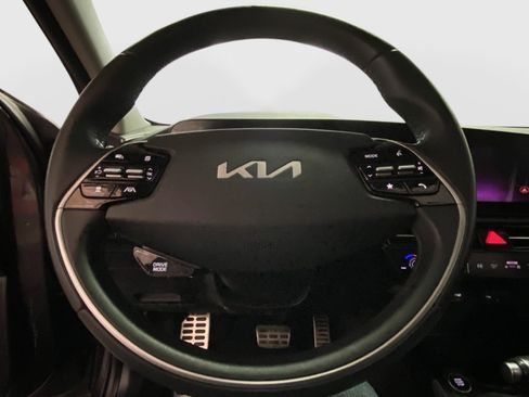 Used 2023 Kia Niro EX Touring FWD image 24