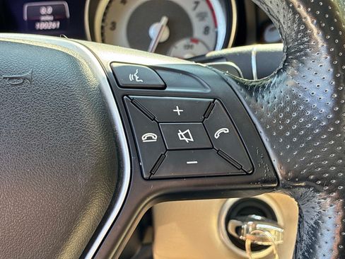Used 2015 Mercedes-Benz GLA 250 4MATIC image 27
