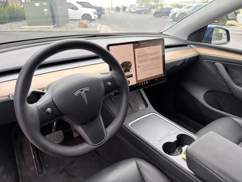 Used 2023 Tesla Model Y Long Range AWD/4WD image 8