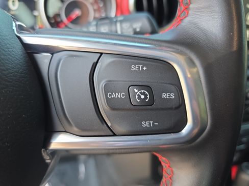 Used 2022 Jeep Wrangler Unlimited Rubicon w/ LED Lighting Group AWD/4WD image 16