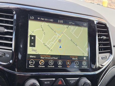 Used 2020 Jeep Grand Cherokee Limited AWD/4WD image 26