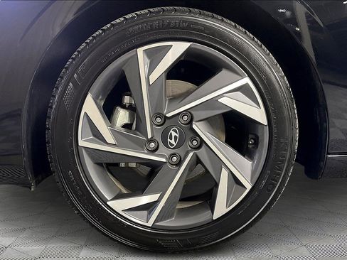 Used 2025 Hyundai Elantra Sport FWD image 31