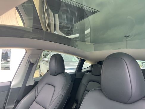 Used 2023 Tesla Model Y Performance image 15