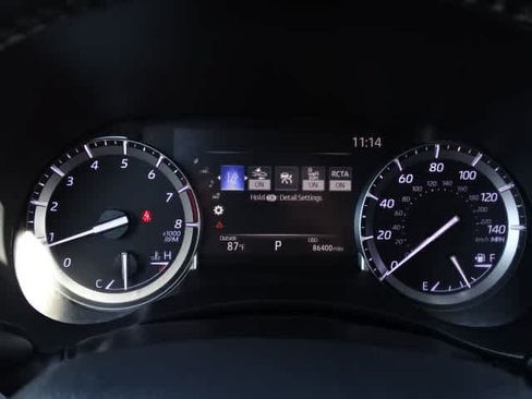 Used 2022 Toyota Highlander XLE FWD image 25