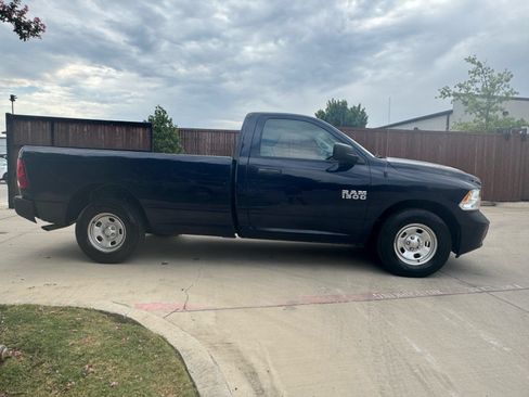 Used 2018 RAM 1500 Express RWD image 2