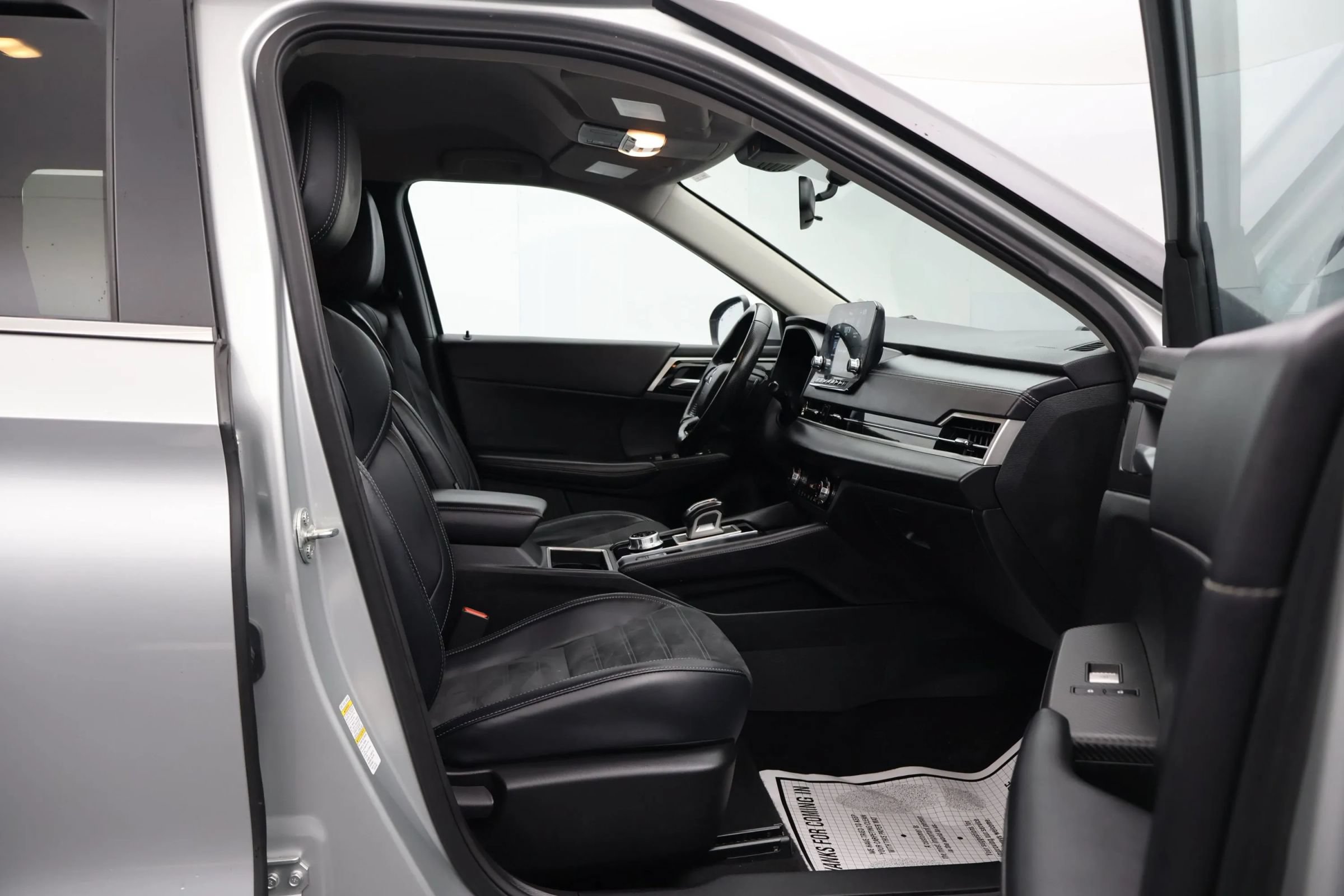 Used 2024 Mitsubishi Outlander Ralliart AWD/4WD image 14