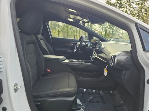 New 2026 Chevrolet Equinox EV LT image 28