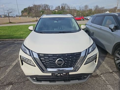 Used 2021 Nissan Rogue SL image 3