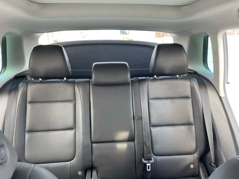 Used 2013 Volkswagen Tiguan SE image 17