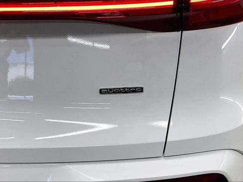 Used 2025 Audi Q5 Prestige image 11