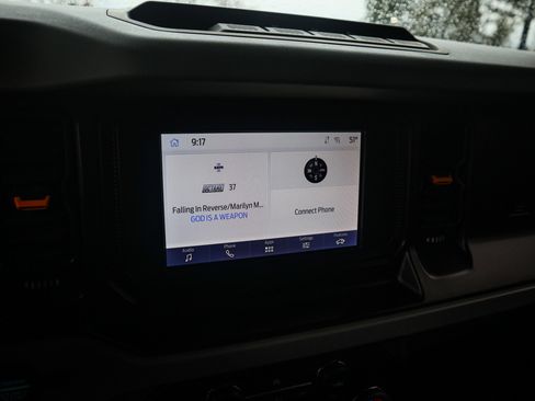 Used 2021 Ford Bronco Badlands image 24