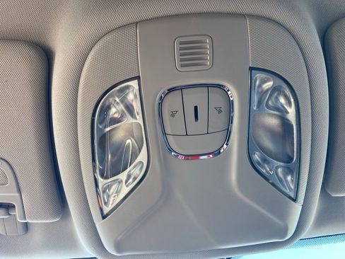 Used 2022 Jeep Compass Limited image 32