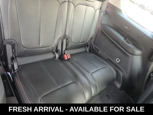Used 2023 Jeep Grand Cherokee L Limited AWD/4WD image 14