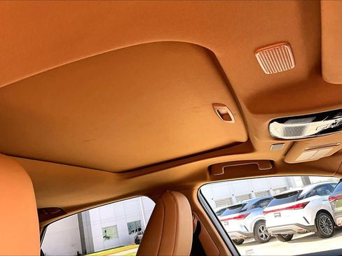 Used 2025 Lexus NX 250 FWD w/ Towing Package (2000 Lbs) image 14