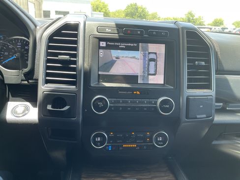 Used 2019 Ford Expedition Platinum RWD image 33