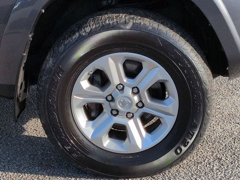 Used 2019 Toyota 4Runner SR5 Premium AWD/4WD image 11