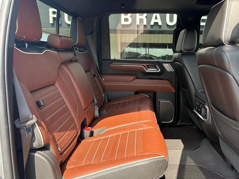 Used 2024 GMC Sierra 2500 Denali Ultimate AWD/4WD image 12