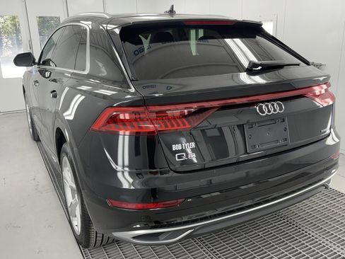 Used 2022 Audi Q8 Premium image 4