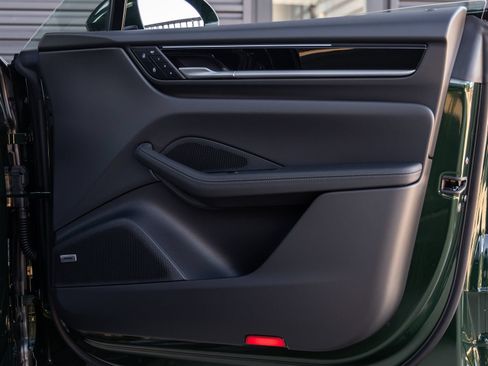 Certified 2025 Porsche Macan Electric RWD image 42