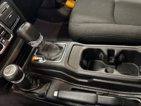 Used 2019 Jeep Wrangler Unlimited Sport S AWD/4WD image 30