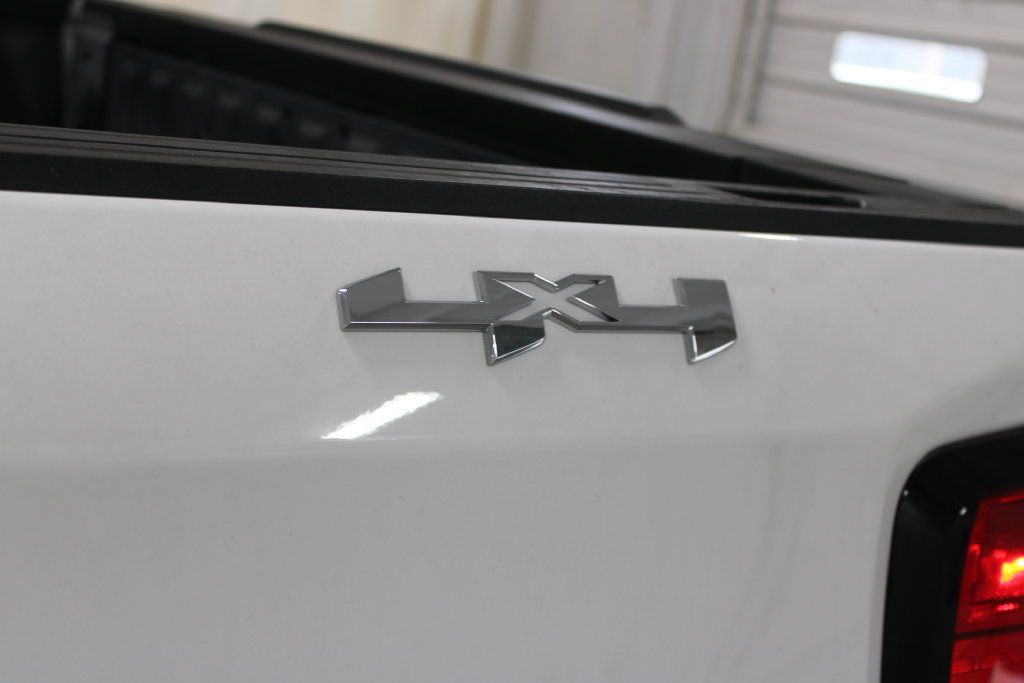 Used 2022 GMC Sierra 1500 SLT AWD/4WD image 21