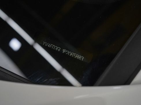 Used 2023 Volvo C40 P8 Recharge Plus image 31