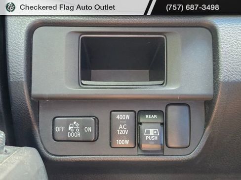 Used 2017 Toyota Tacoma TRD Off-Road AWD/4WD image 12