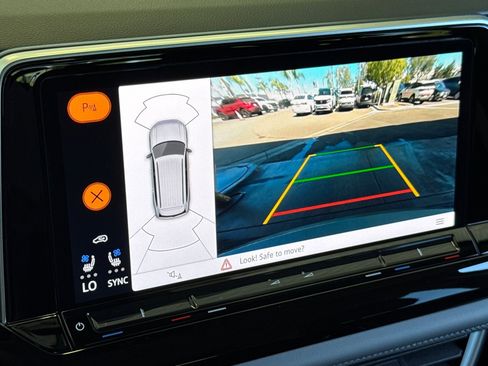 New 2025 Volkswagen Atlas Peak Edition SE image 20