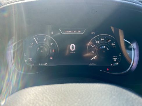 Used 2025 RAM 3500 Laramie AWD/4WD image 17
